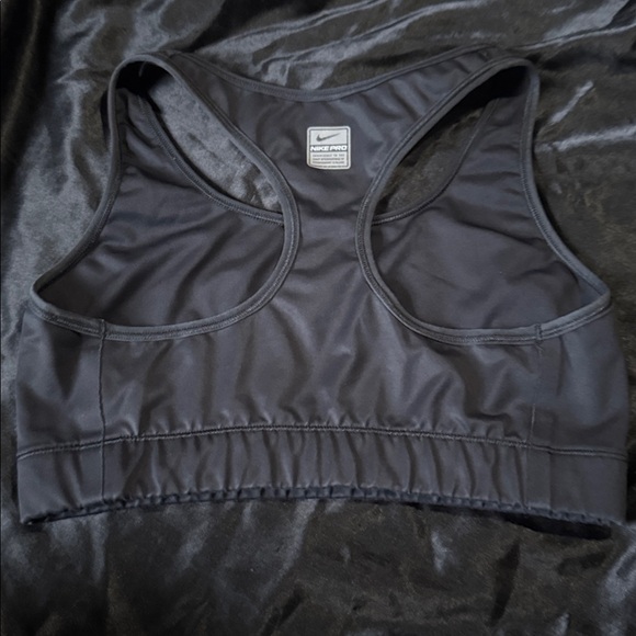 Nike Black Performance Sports Bra - Picture 2 of 3